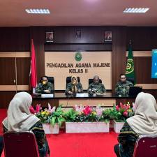 Ketua PTA Sulawesi Barat Pimpin Langsung Pembinaan dan Monev Hasil Pengawasan Daerah di Pengadilan Agama Majene
