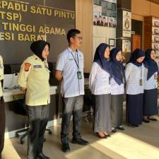 Briefing Pagi Perkuat Kesiapan Petugas PTSP Berikan Pelayanan Prima