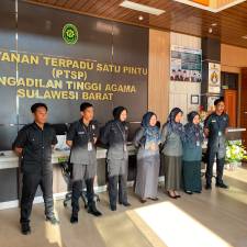 Briefing Pagi Tingkatkan Kesiapan Petugas PTSP Layani Masyarakat