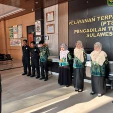 Briefing Pagi Perkuat Komitmen Pelayanan Berkualitas di PTSP