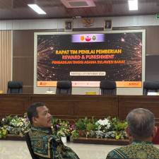 Tingkatkan Motivasi dan Disiplin Kinerja Pegawai, PTA Sulawesi Barat Gelar Rapat Tim Penilai Reward dan Punishment